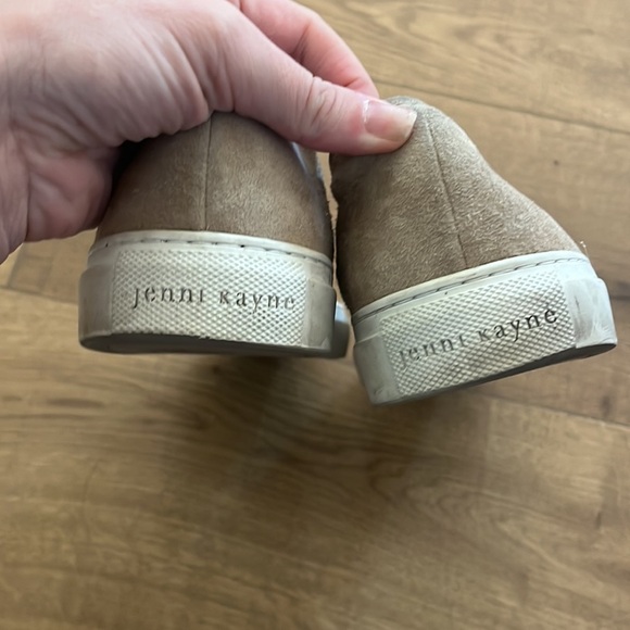 Jenni Kayne Suede Lounger Sneaker, tan, EUC - Picture 6 of 10